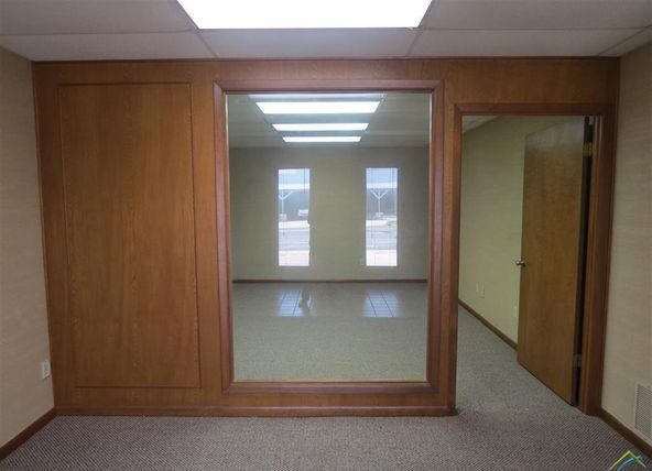 200 W Broad St, Mineola, TX 75773